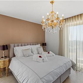 4 bedroom villa with indoor and outdoor pools in Galižana, Istria, sleeps up to 8